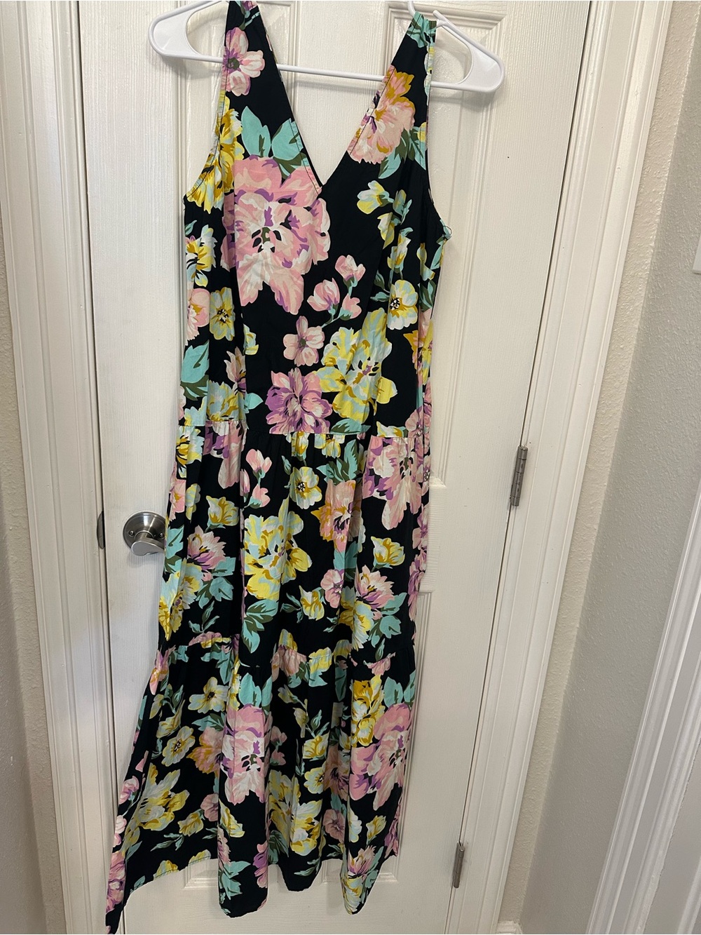 Who What Wear for Target Black Floral V-Neck Midi Dress with Pastel Blooms